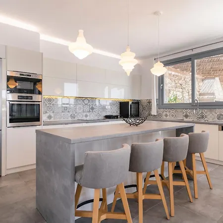 Infinium One, Sunset Views 10' From Mykonos Town! *
