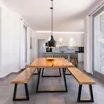 Infinium One, Sunset Views 10' From Mykonos Town! Villa *